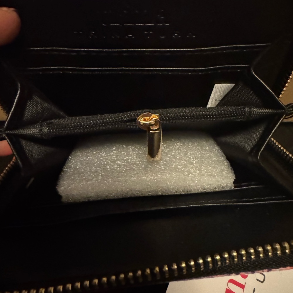 Trina Turk Small zip wallet NWT Boxed  $58 
5”x3.5” Sea Anemone design - Picture 3 of 4